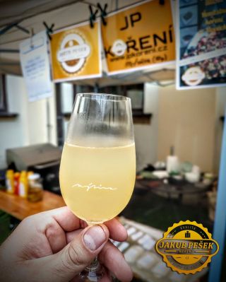 Poslední den SLAVNOSTÍ VÍNA v Uherském Hradišti a na @mytina_uh to stále žije... 🥂 Přijďte s námi oslavit tento tradiční...